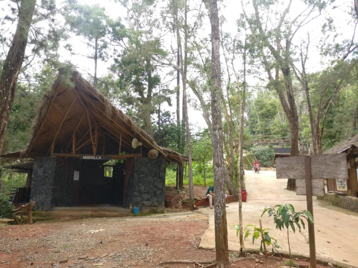 Seribu Batu Songgo Langit Resort & Camp Bantul Exteriör bild