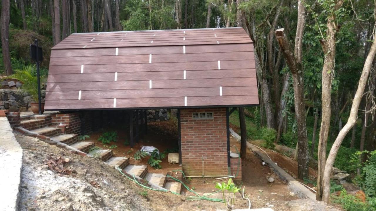 Seribu Batu Songgo Langit Resort & Camp Bantul Exteriör bild