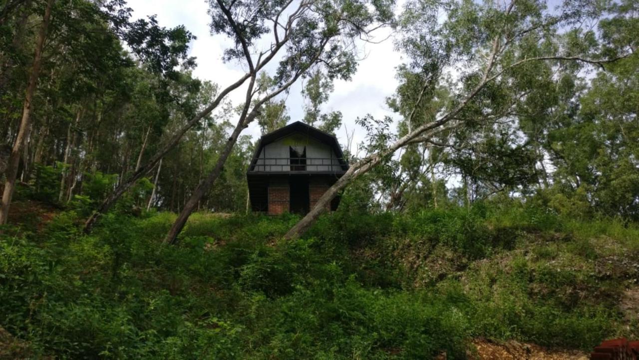 Seribu Batu Songgo Langit Resort & Camp Bantul Exteriör bild
