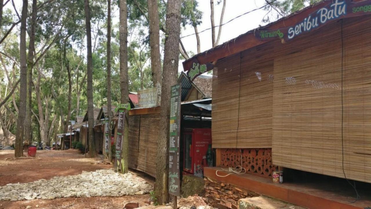 Seribu Batu Songgo Langit Resort & Camp Bantul Exteriör bild
