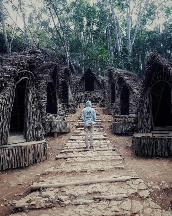 Seribu Batu Songgo Langit Resort & Camp Bantul Exteriör bild