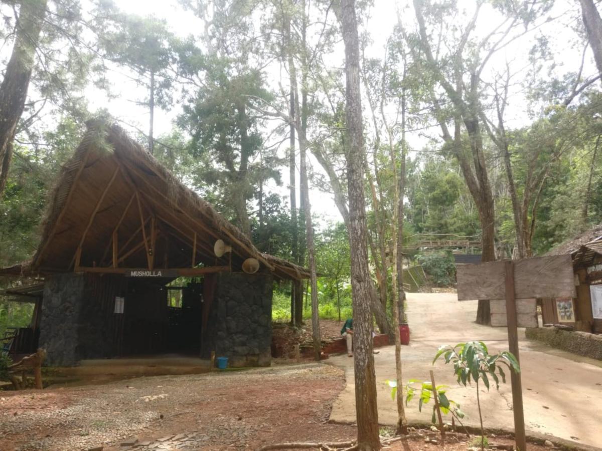 Seribu Batu Songgo Langit Resort & Camp Bantul Exteriör bild